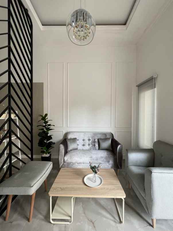 rumah mewah dekat pintu tol di puri amira depok