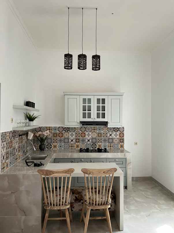 rumah mewah dekat pintu tol di puri amira depok