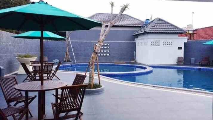 rumah mewah dekat pintu tol di puri amira depok