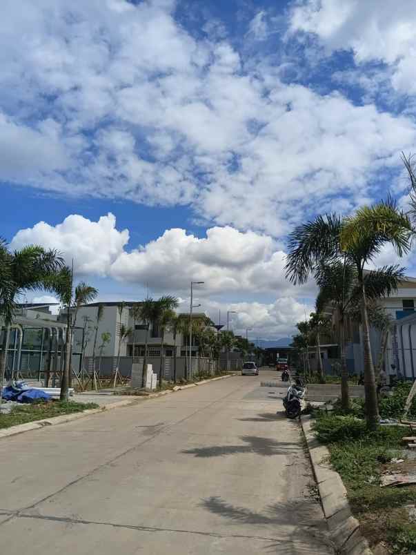 rumah mewah di podomoro park buah batu