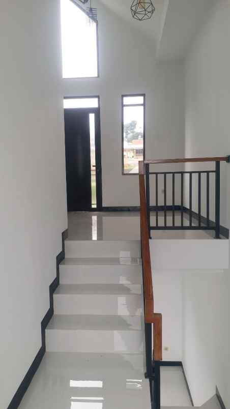 rumah mewah murah dua lantai cimahi bandung