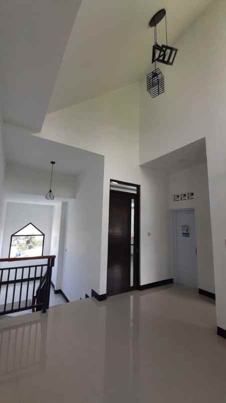 rumah mewah murah dua lantai cimahi bandung