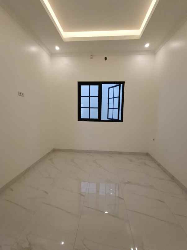 rumah mewah siap huni bebas banjir di pejaten