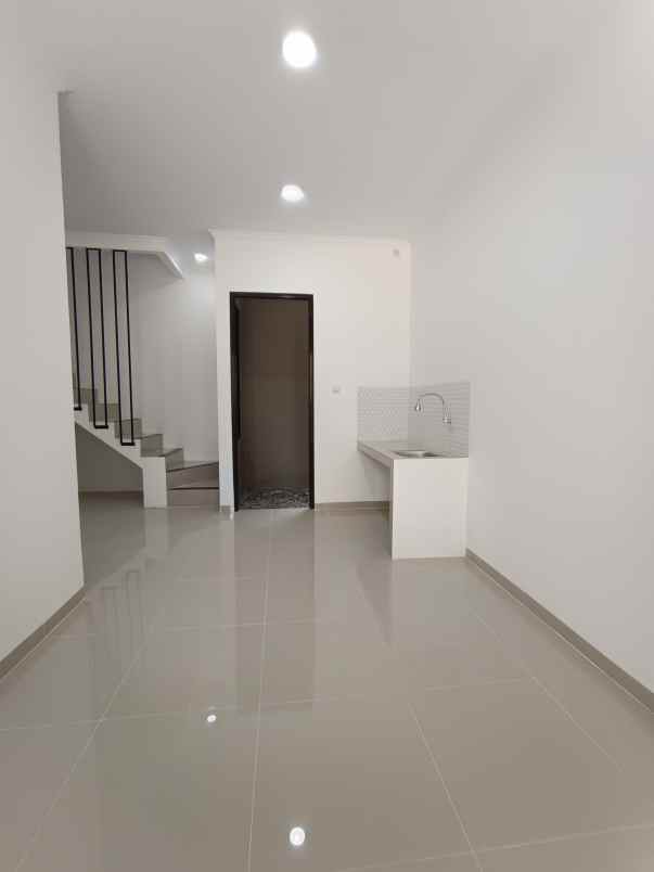 rumah minimalis 2 lantai di bojongsari depok