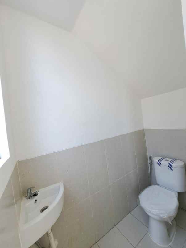 rumah minimalis 2 lantai di tajurhalang bogor