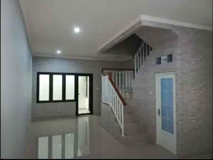rumah minimalis siap huni di cipinang cash only