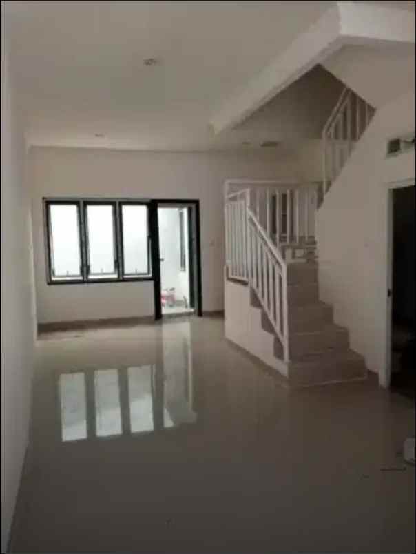 rumah minimalis siap huni di cipinang cash only