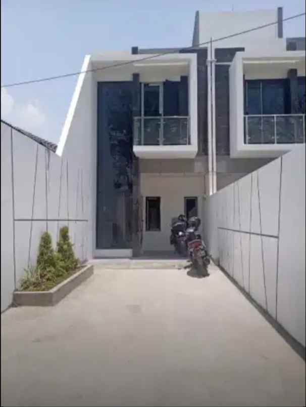 rumah minimalis siap huni di cipinang cash only