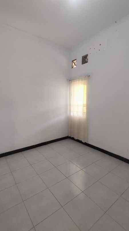 rumah mulyosari surabaya hook 1 lantai nego