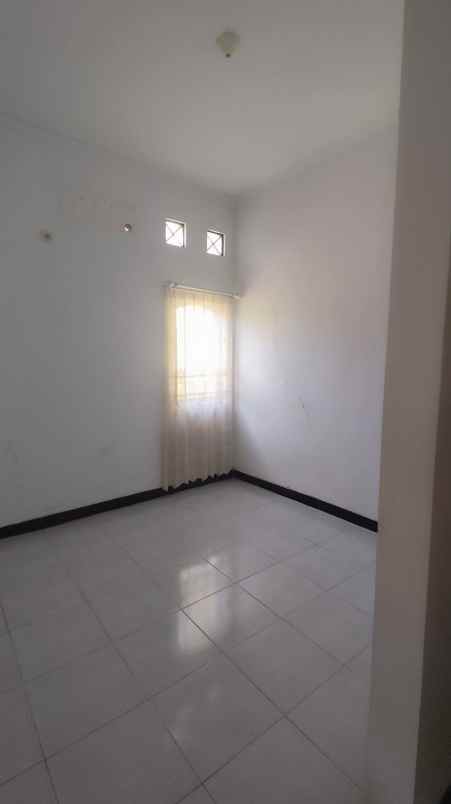 rumah mulyosari surabaya hook 1 lantai nego