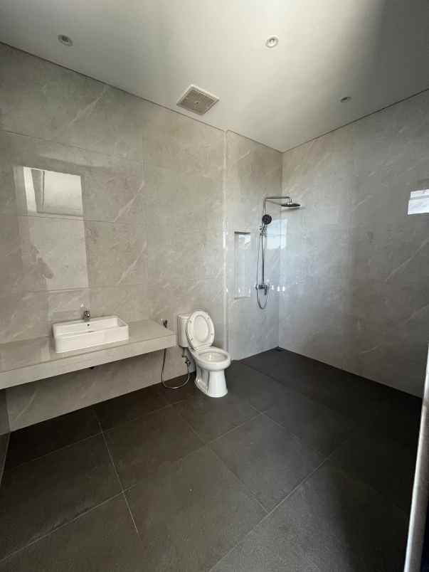 rumah murah citraland taman golf surabaya