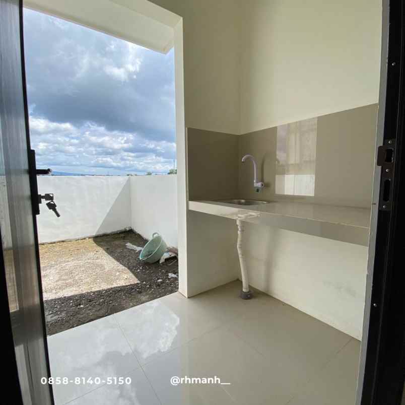 rumah murah modern tropis