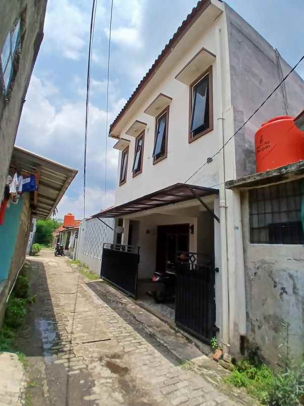 rumah murah second terawat strategis di mampang depok