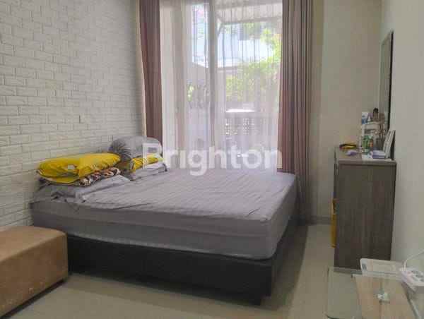 rumah pakuwon city 2 5 lantai lantai granit tile 60x60