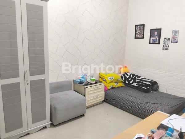 rumah pakuwon city 2 5 lantai lantai granit tile 60x60