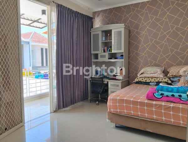 rumah pakuwon city 2 5 lantai lantai granit tile 60x60