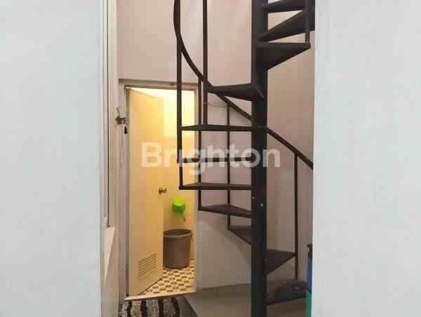 rumah pakuwon city 2 5 lantai lantai granit tile 60x60