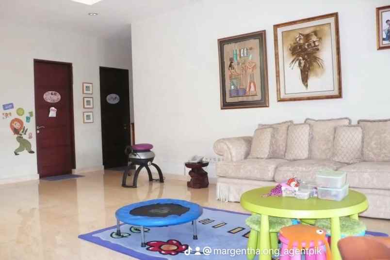 rumah pantai mutiara jakut hadap barat