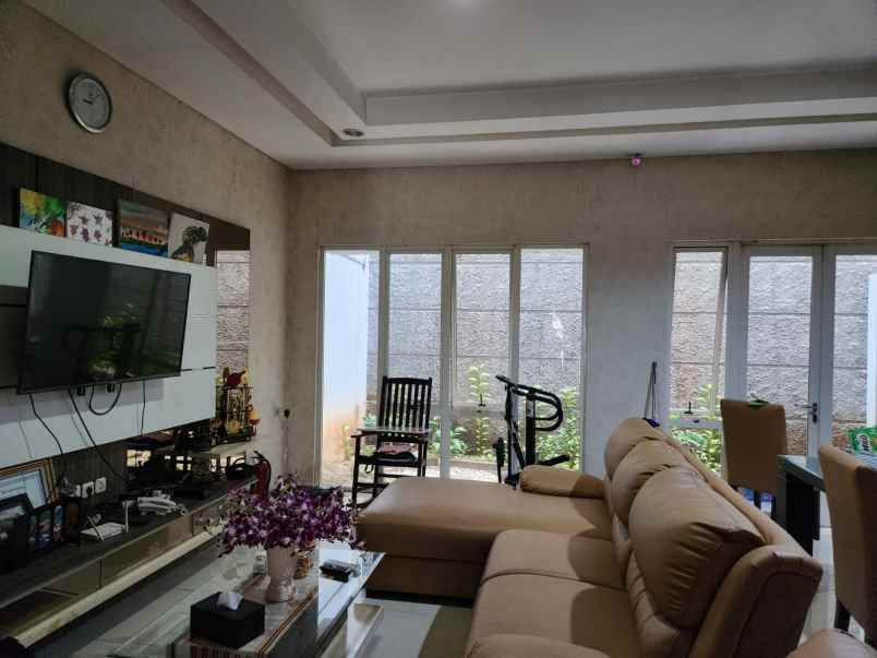 rumah rapi siap huni di daan mogot baru