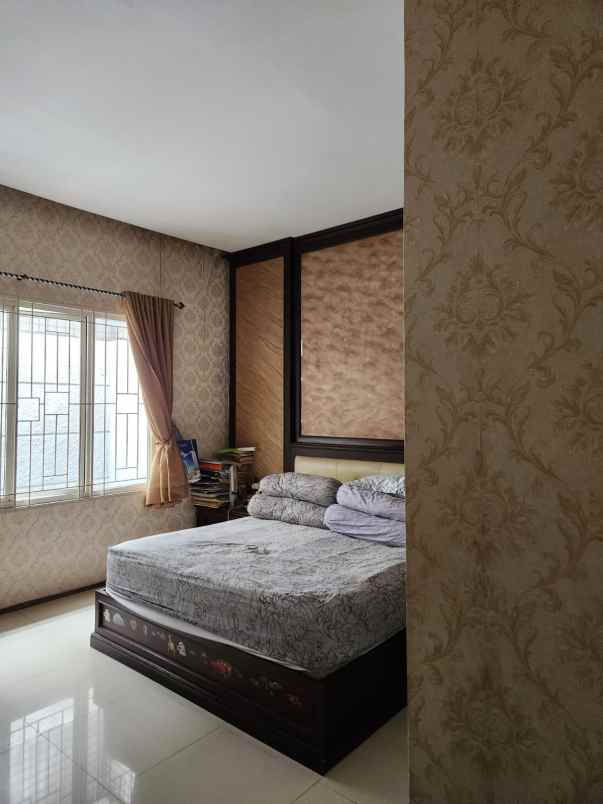 rumah rapi siap huni di daan mogot baru