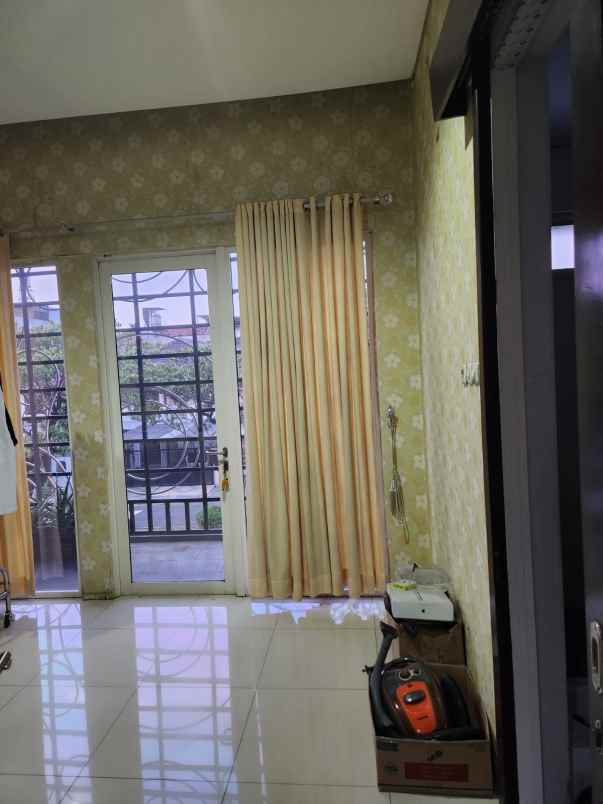 rumah rapi siap huni di daan mogot baru