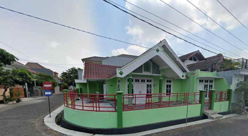 rumah riverside
