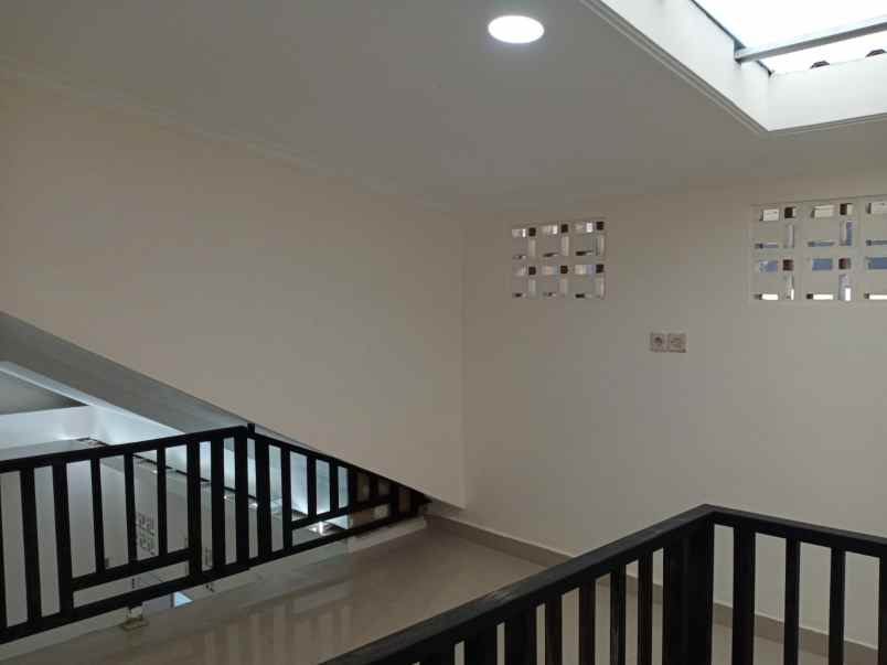 rumah second murah siap huni diperumnas depok 1 depok