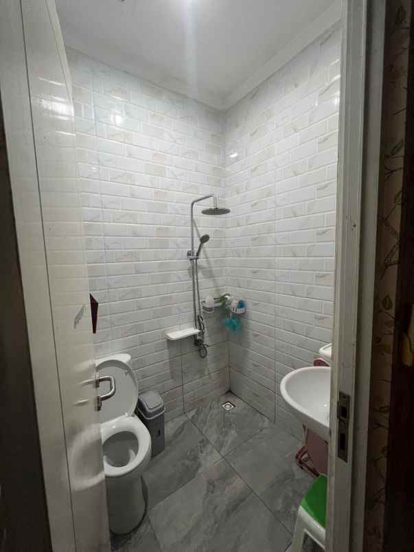 rumah secondary fully furnished dalam cluster