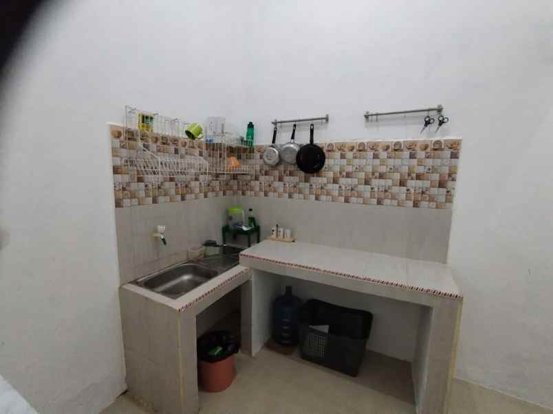 rumah sederhana yang nyaman dan strategis baru renov