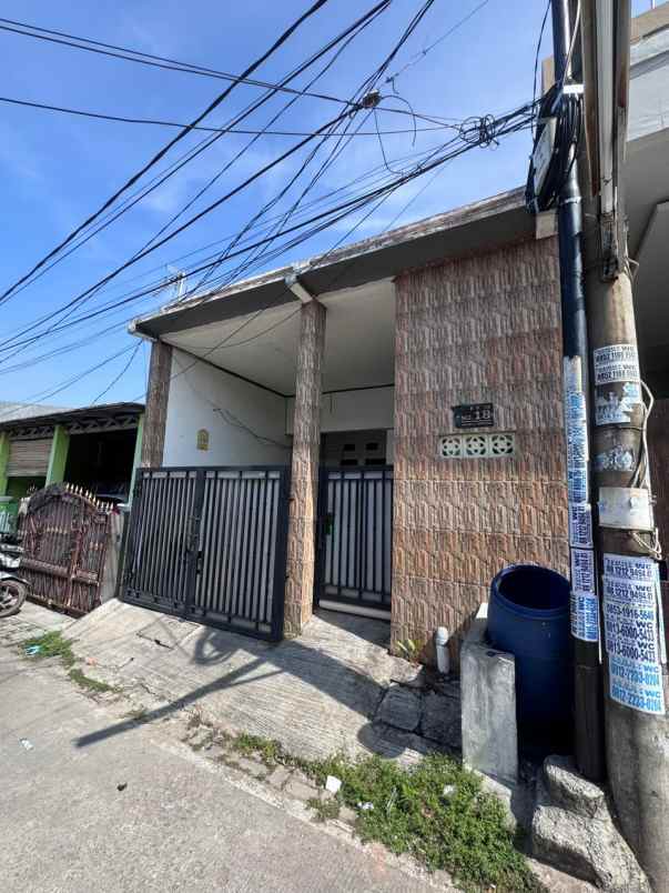 rumah sederhana yang nyaman dan strategis baru renov