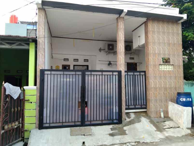 rumah sederhana yang nyaman dan strategis baru renov