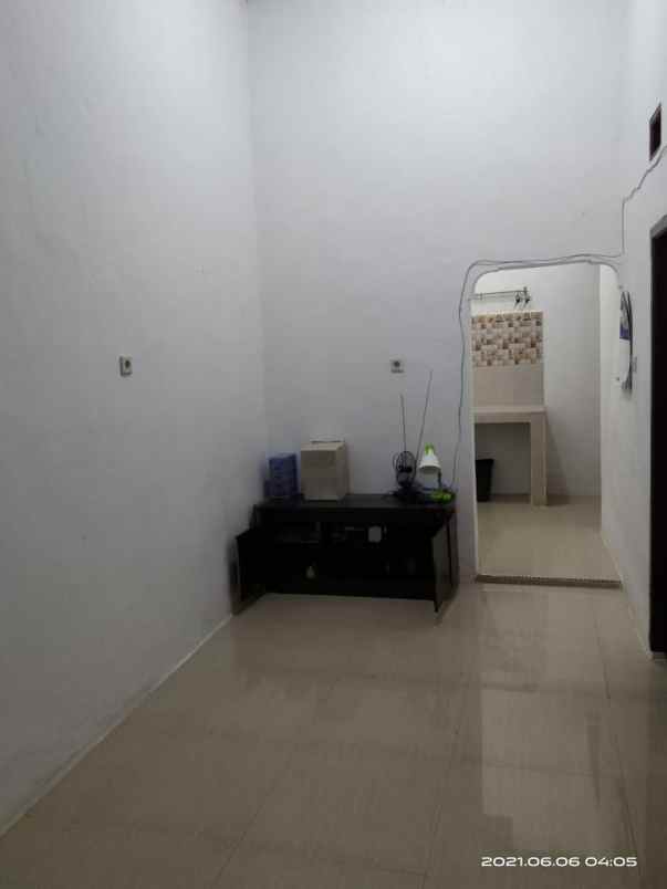 rumah sederhana yang nyaman dan strategis baru renov