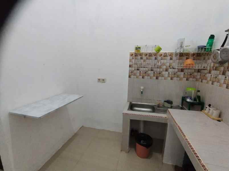 rumah sederhana yang nyaman dan strategis baru renov