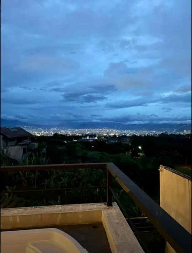 rumah setiabudi view keren