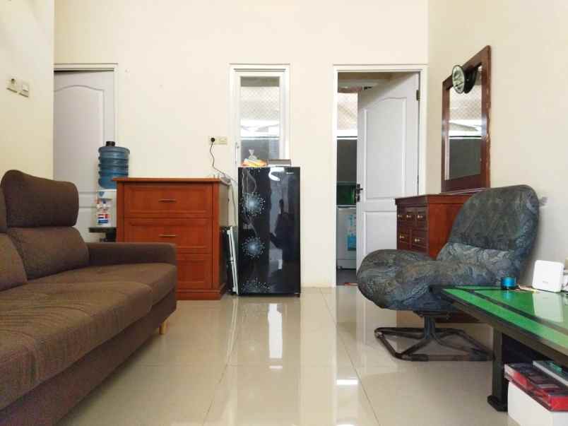 rumah strategis kawasan asri