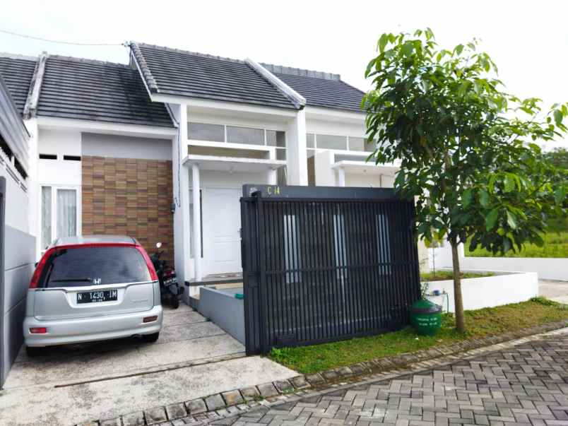 rumah strategis kawasan asri