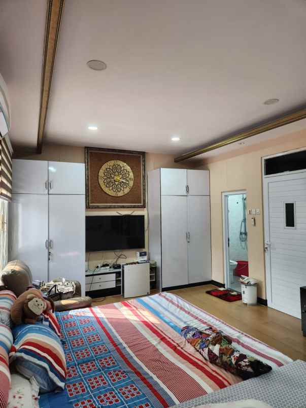 rumah taman surya jakarta barat kalideres