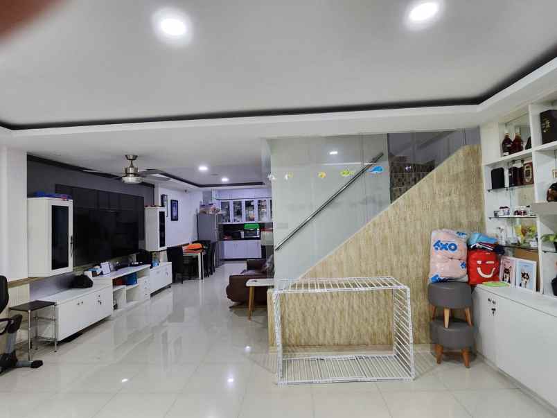 rumah taman surya jakarta barat kalideres