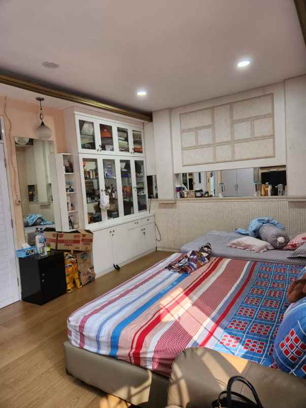 rumah taman surya jakarta barat kalideres