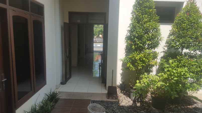 rumah tepi jalan sunan ampel