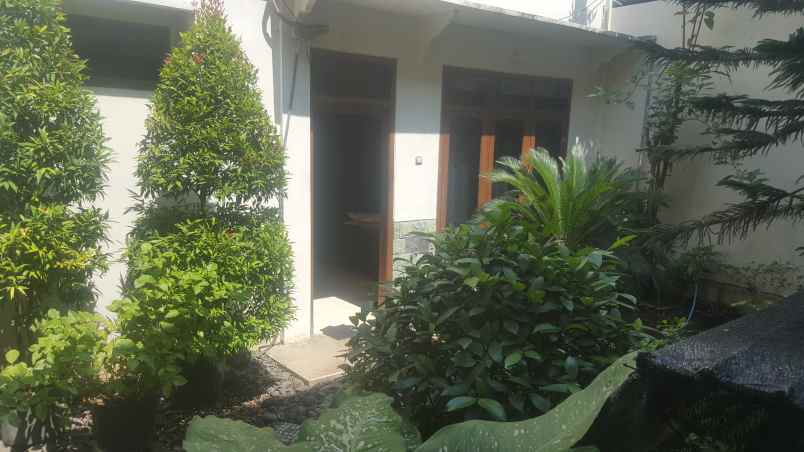 rumah tepi jalan sunan ampel
