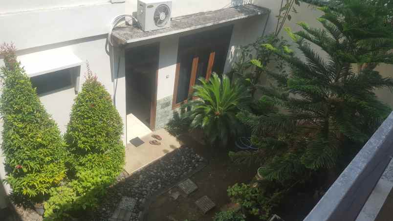 rumah tepi jalan sunan ampel