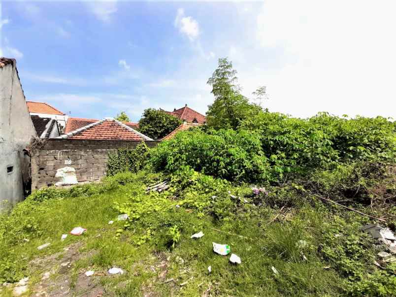 tanah di jalan gunung salak dekat ke seminyak bali