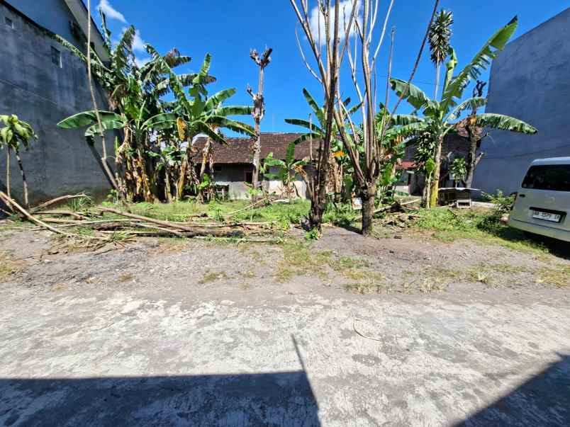 tanah pekarangan premium di seturan dekat ke upn ykpn
