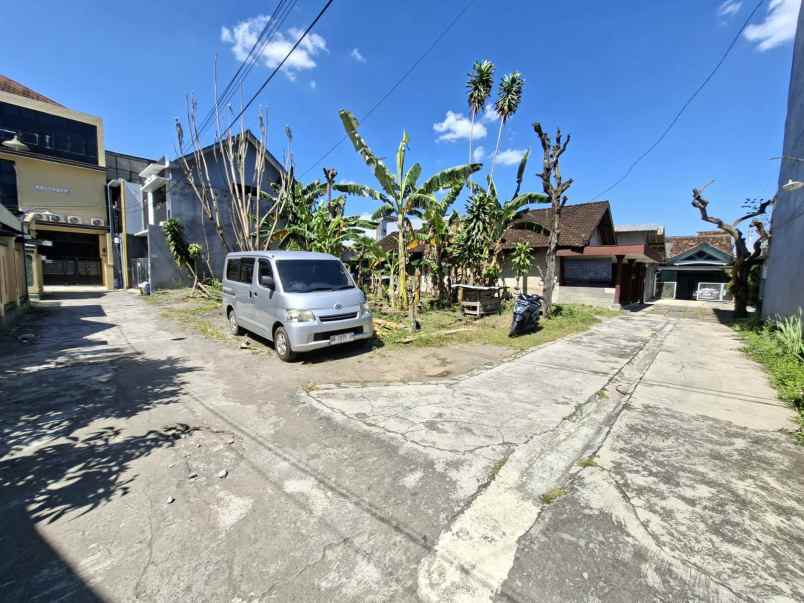 tanah pekarangan premium di seturan dekat ke upn ykpn