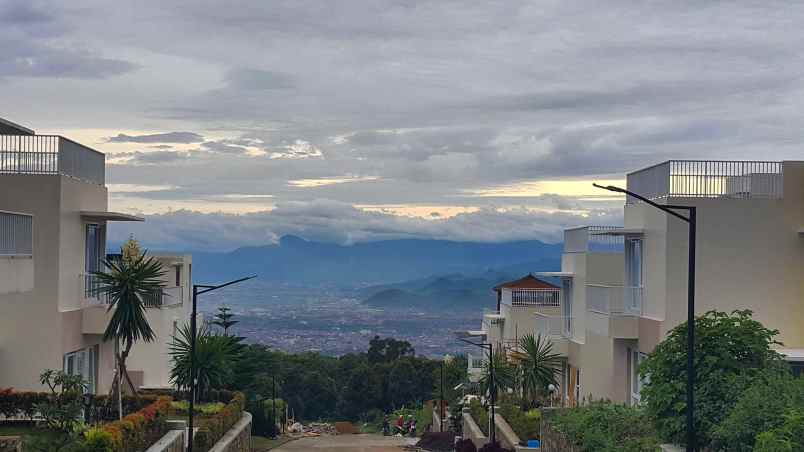 villa jl pasir halang no 33