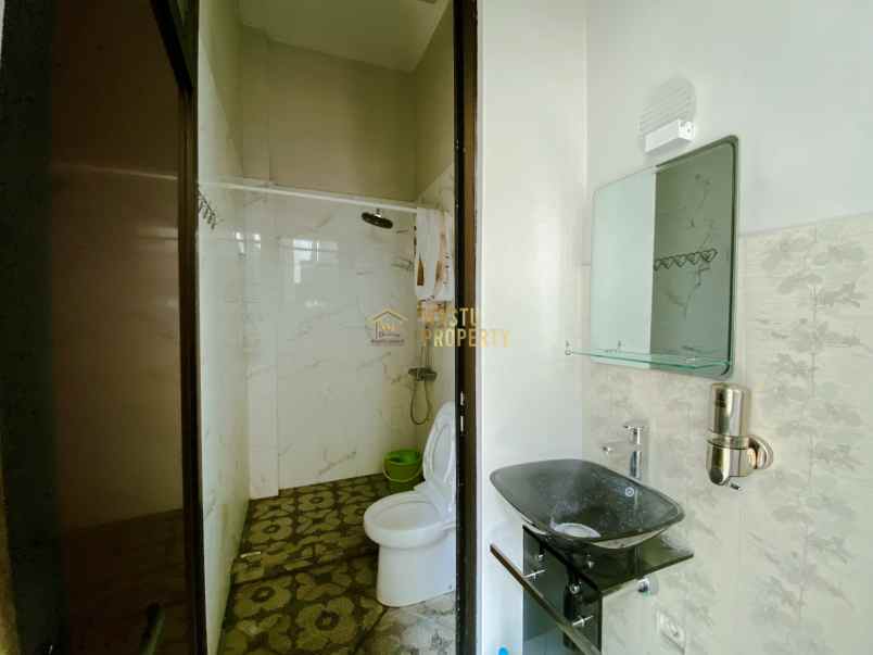 villa mewah di jantung kota jogja tanah luas