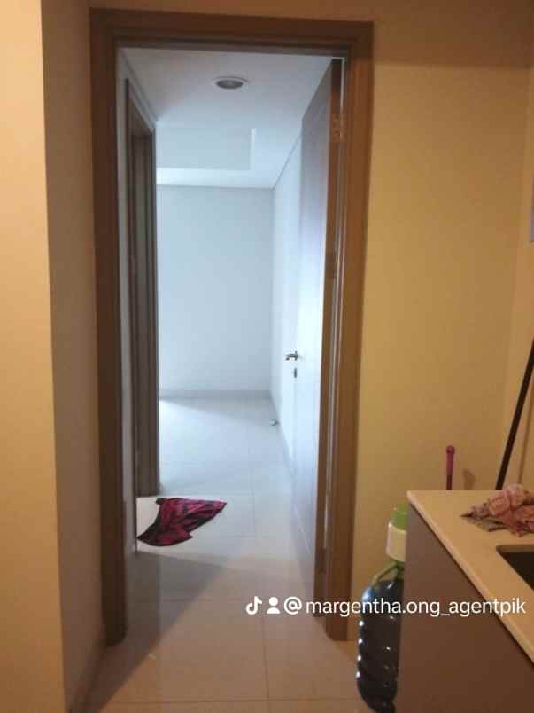 apartemen gold coast pik