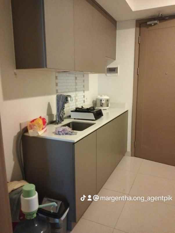 apartemen gold coast pik