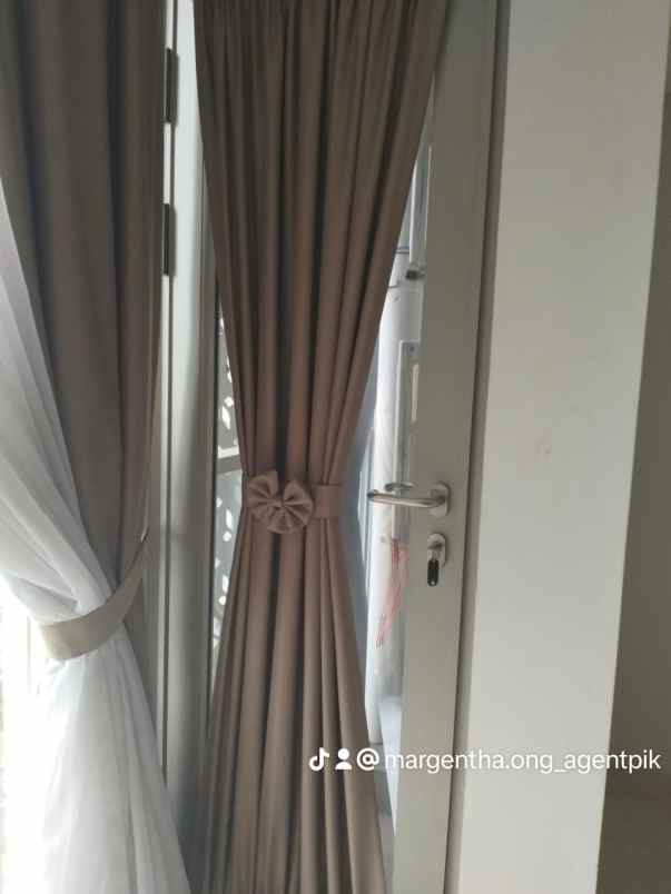 apartemen gold coast pik